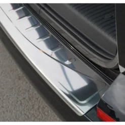 OMAC Protection Seuil De Coffre Inox MB Vito W638 -Fiamma Soldes omac protection seuil de coffre inox mb vito w638 3