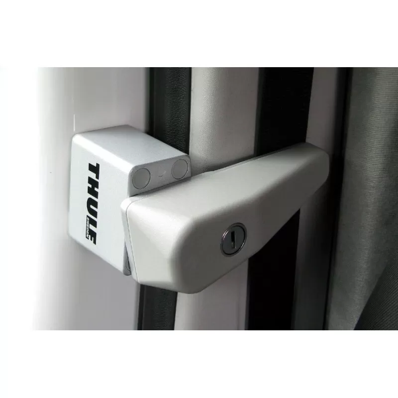 THULE Cab Lock Sprinter / Master 2 THULE Cab Lock Sprinter / Master – Image 2